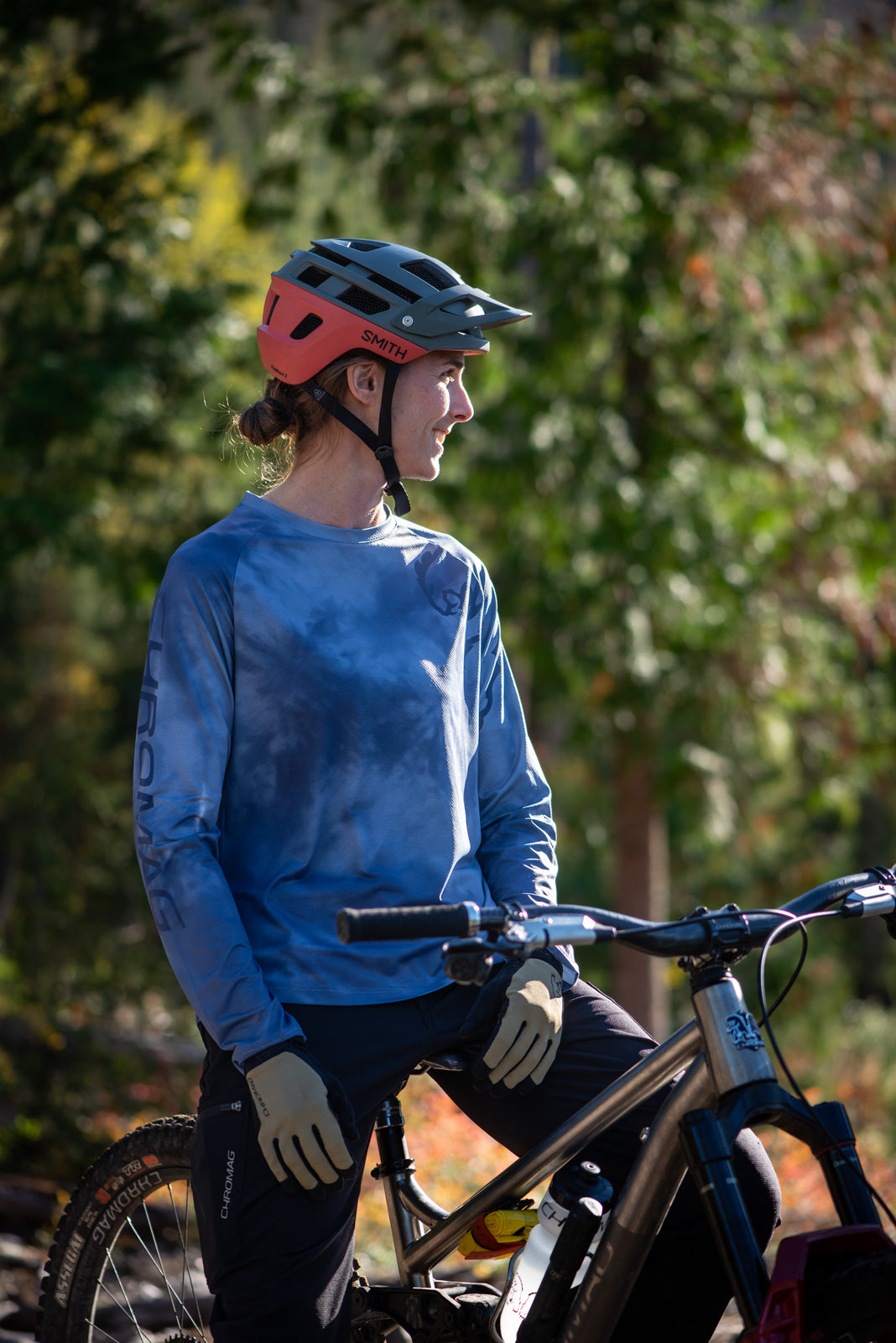 Camiseta Dominion para mujer